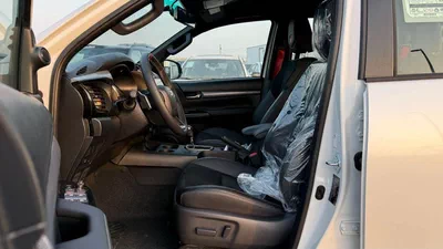 Toyota Hilux GR Sport 4.0L - Toyota Hilux - 2025 – 4.0L V6 4x4 (GCC)-10