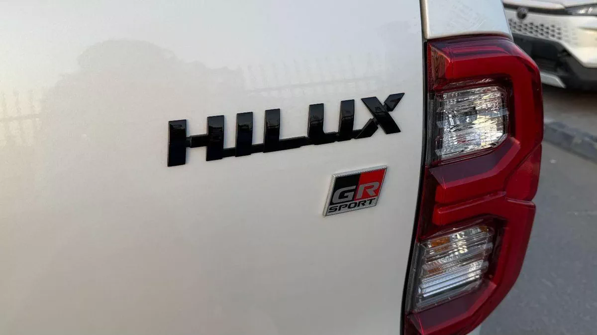 Toyota Hilux GR Sport 4.0L - Toyota Hilux - 2025 – 4.0L V6 4x4 (GCC)-15-0