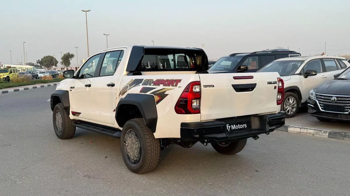 Toyota Hilux GR Sport 4.0L - Toyota Hilux - 2025 – 4.0L V6 4x4 (GCC)-18-0