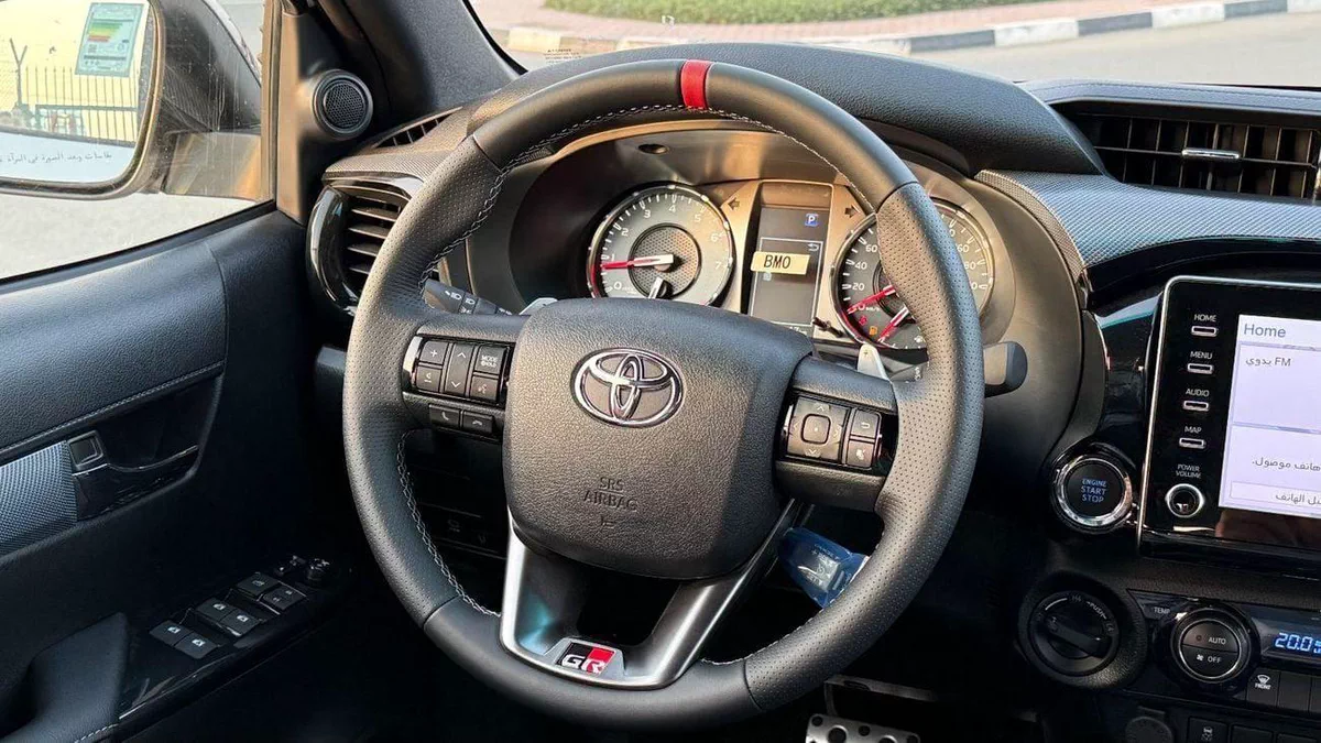 Toyota Hilux GR Sport 4.0L - Toyota Hilux - 2025 – 4.0L V6 4x4 (GCC)-3-0