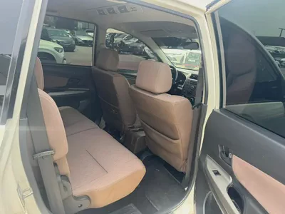 Toyota Avanza 2019 white color GCC calen car-5