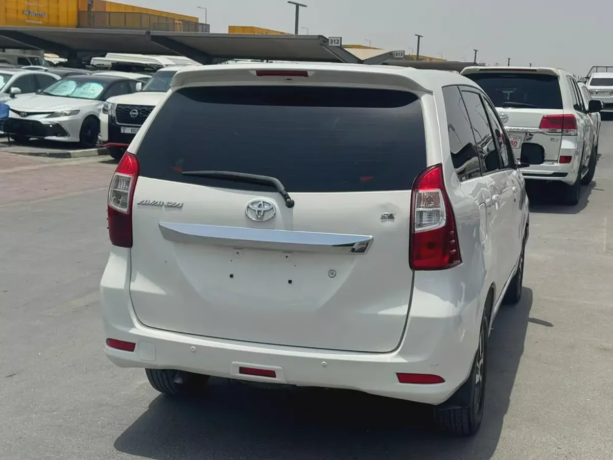 Toyota Avanza 2019 white color GCC calen car-6-6