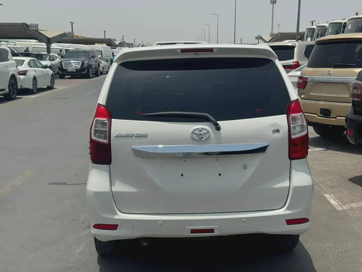 Toyota Avanza 2019 white color GCC calen car-8-8