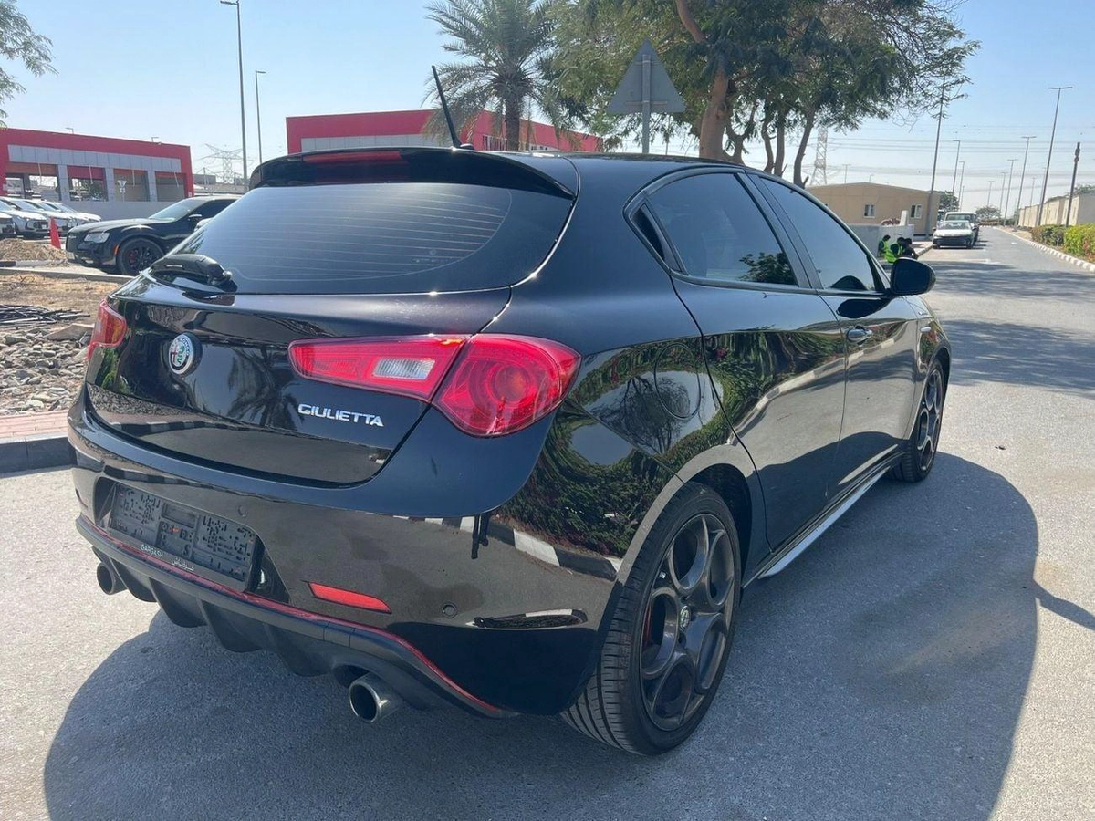 Alfa Romeo Giulietta Veloce-12-12