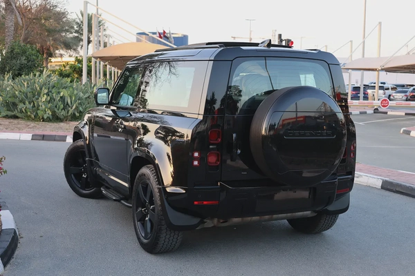 LAND ROVER DEFENDER 90 HSE ( P400 ) - GCC SPECS - ACCIDENT FREE - FULL SERVICE HISTORY -