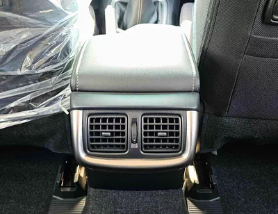 Toyota Hilux SGLX SR5 / NARROW BODY DOUBLE CABIN / 2.7L PETROL V4 M/T / REAL CAMERA WITH CHROME BUMPERS (CODE # HP2MF)-13