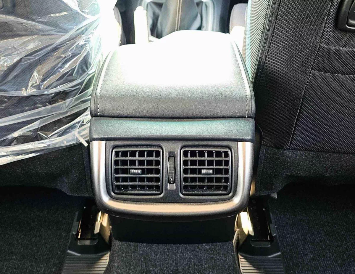 Toyota Hilux SGLX SR5 / NARROW BODY DOUBLE CABIN / 2.7L PETROL V4 M/T / REAL CAMERA WITH CHROME BUMPERS (CODE # HP2MF)-13-0