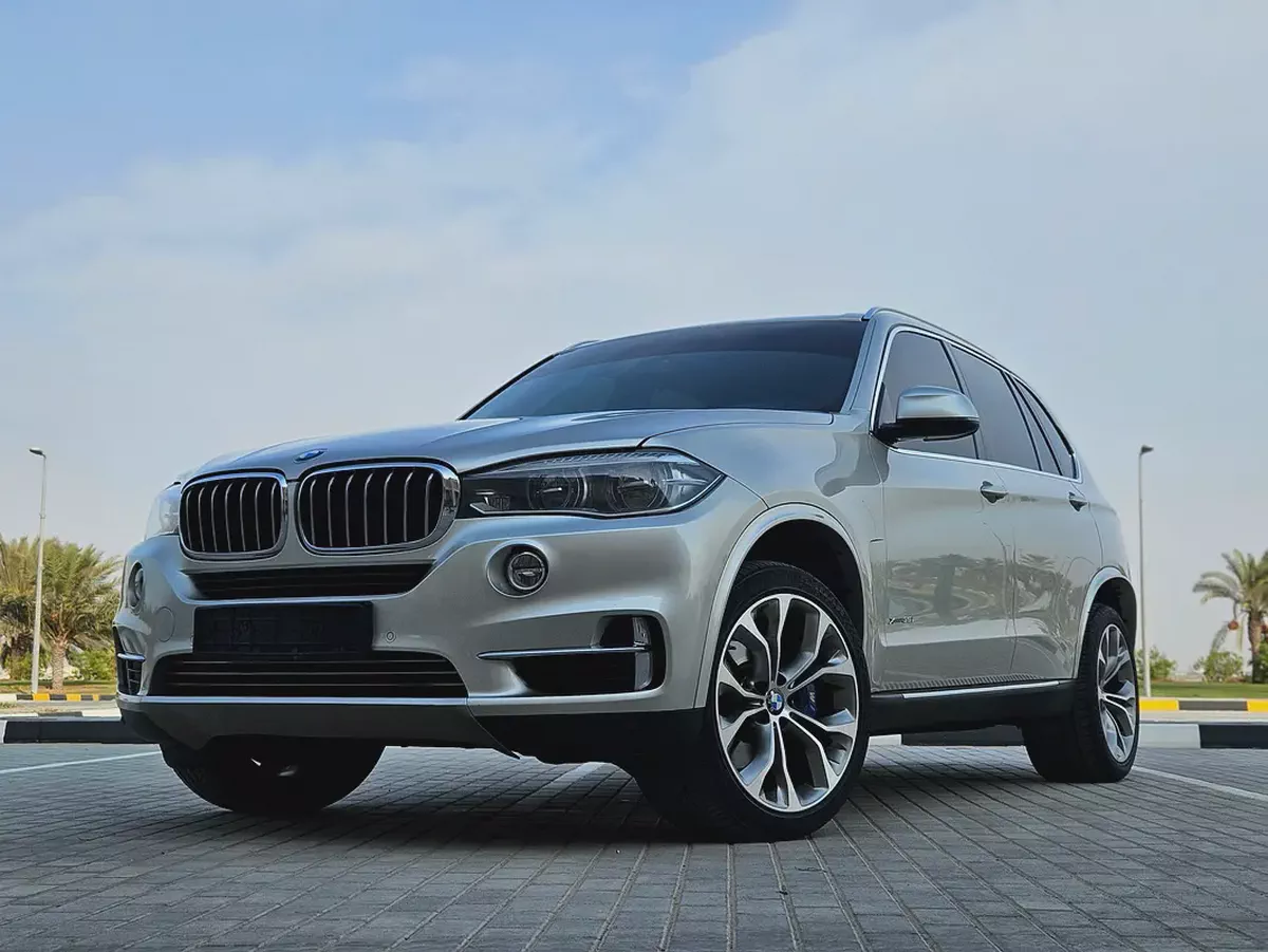 BMW X5 xDrive35i 2015 GCC Specs - Premium Low KM Full Option Top Panoramic With 2 Original Keys-4-4