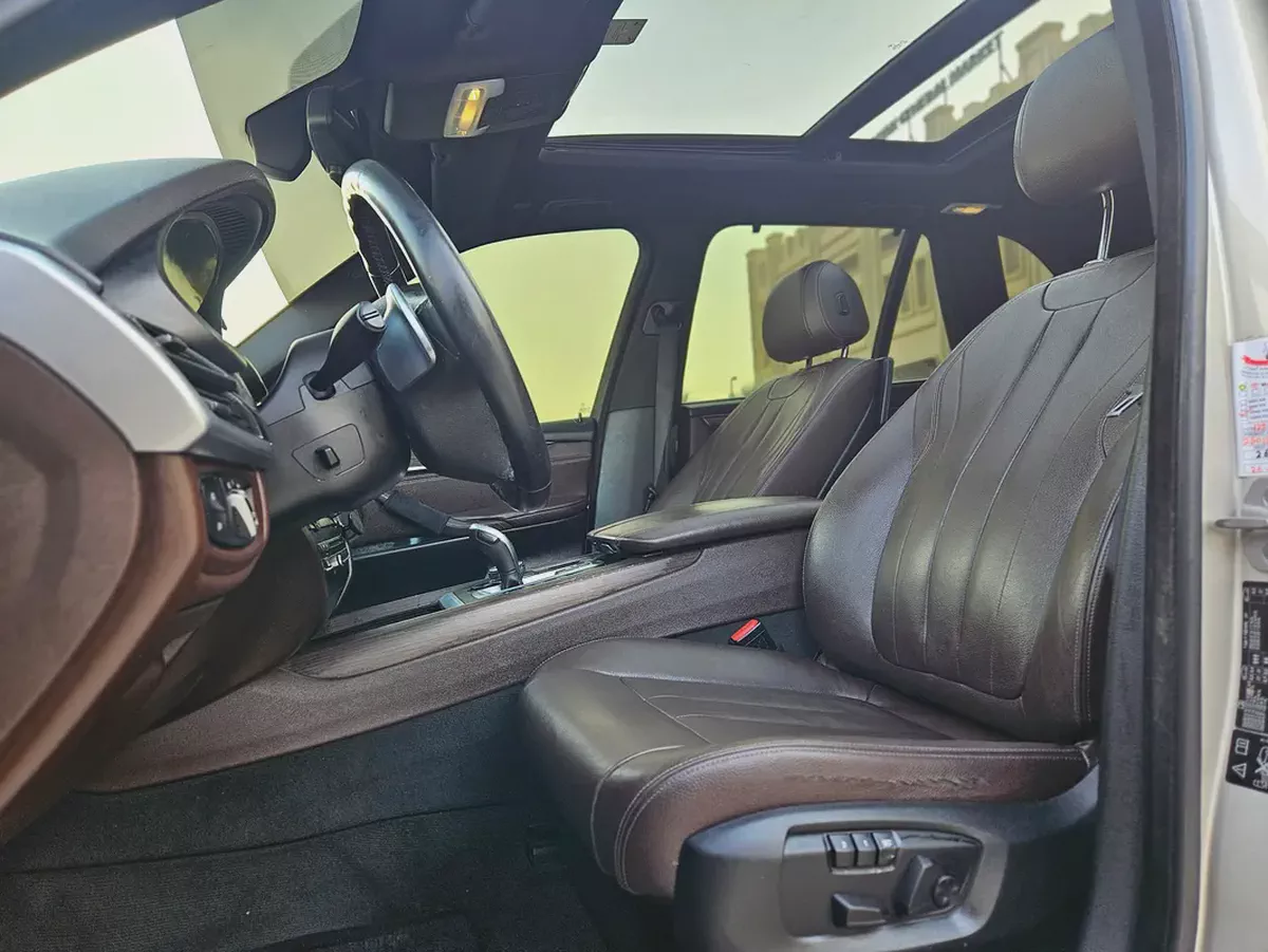 BMW X5 xDrive35i 2015 GCC Specs - Premium Low KM Full Option Top Panoramic With 2 Original Keys-7-7