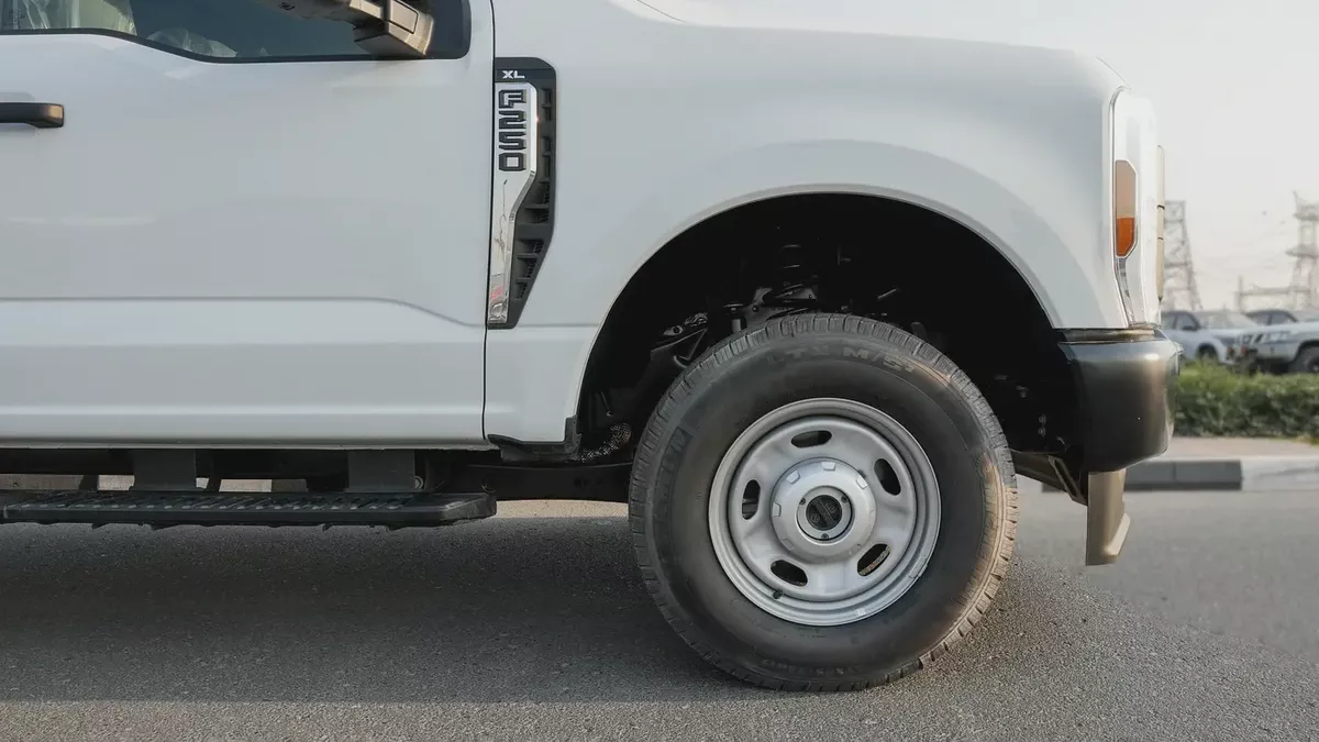 2024 Ford F250 XL 6.8L V8 AT Petrol-6-6