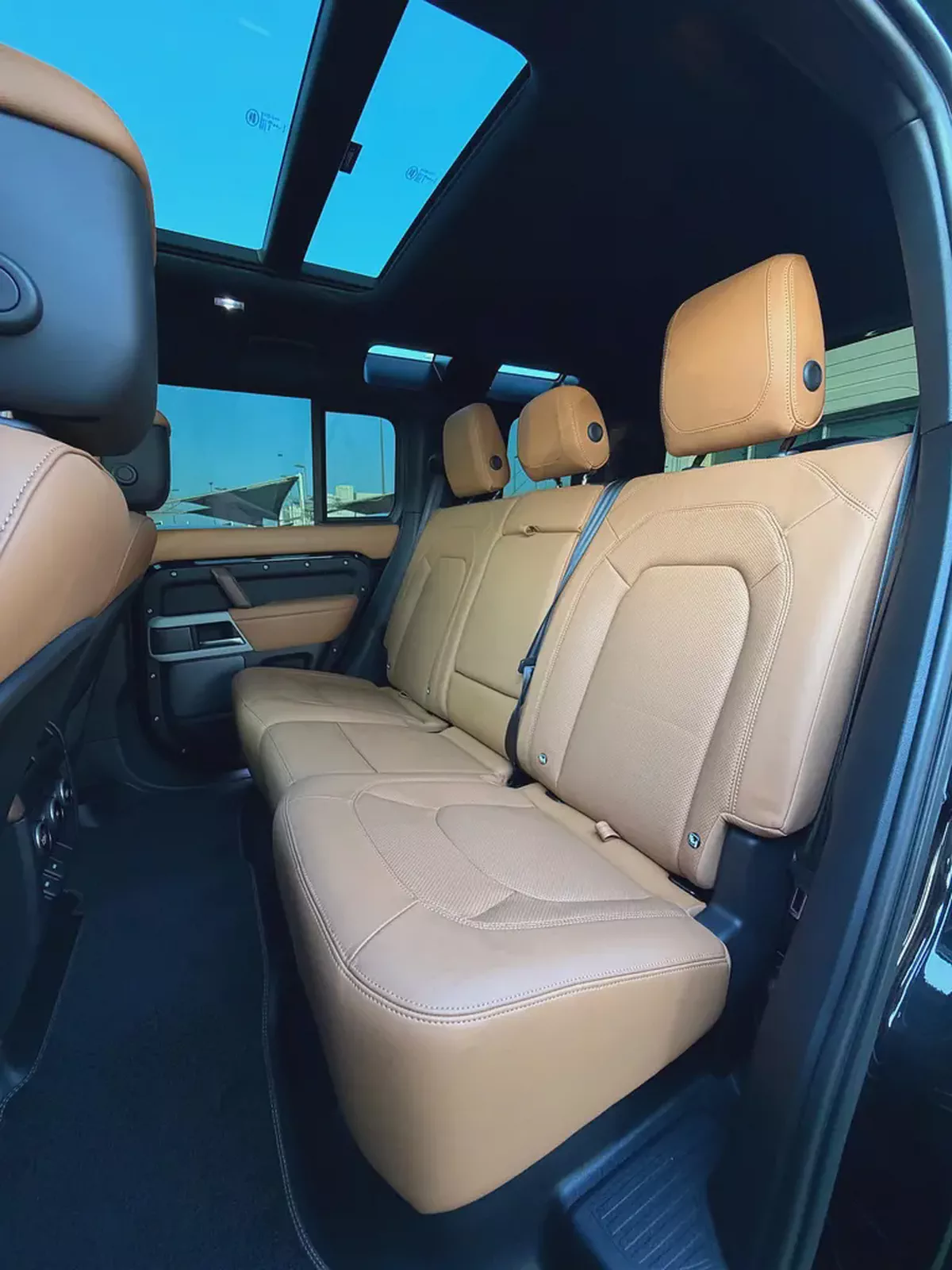 Land Rover Defender 110 HSE P400 | GCC Specs | under warranty-14-14