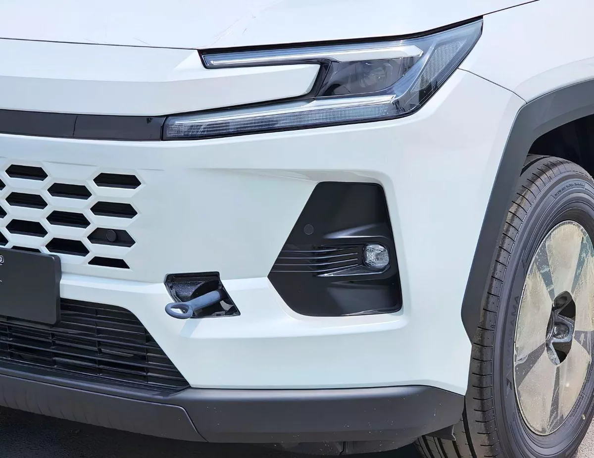 Toyota RAV4 LE || 2.0L PETROL V4 AWD | 10.5" TOUCHSCREEN DISPLAY | REAR CAMERA (CODE # RVPLEF)-10-0