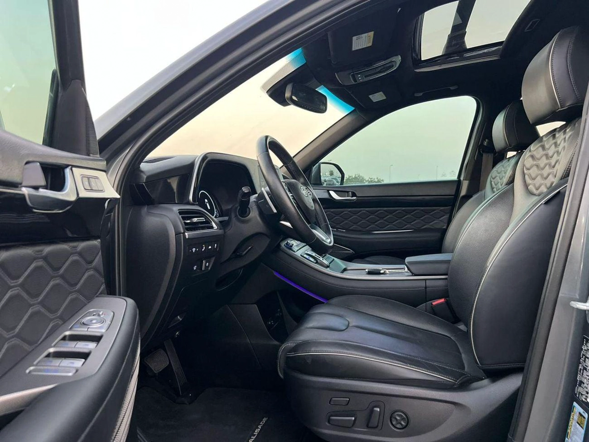 Hyundai Palisade 2022  Hyundai Palisade Calligraphy Edition Full Option Panoramic View - 360* 5 CAM - HUD - 3.8L  V6-12-0