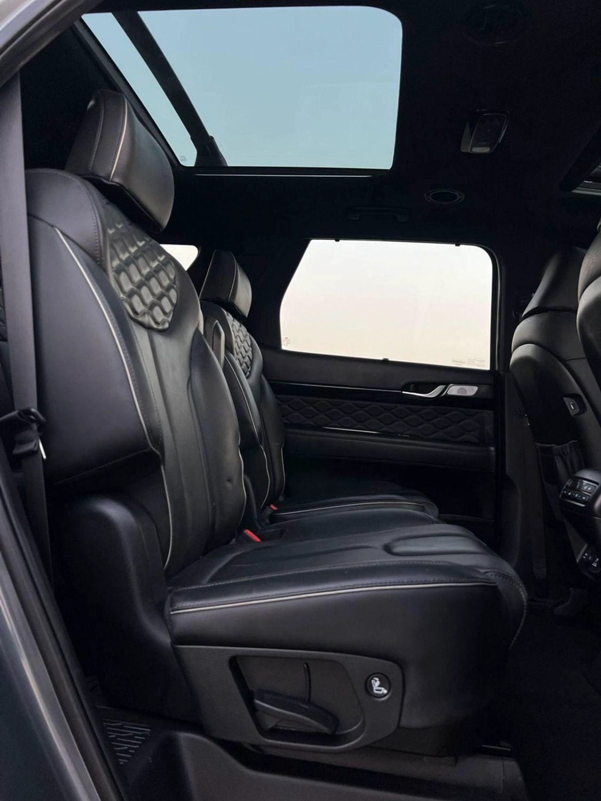 Hyundai Palisade 2022  Hyundai Palisade Calligraphy Edition Full Option Panoramic View - 360* 5 CAM - HUD - 3.8L  V6-19-0