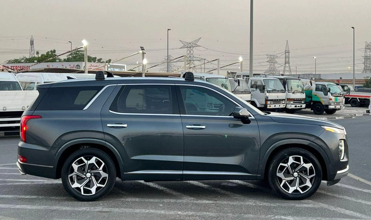 Hyundai Palisade 2022  Hyundai Palisade Calligraphy Edition Full Option Panoramic View - 360* 5 CAM - HUD - 3.8L  V6-4-0