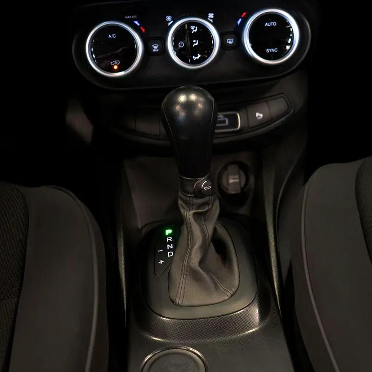 AED 957 pm • 0% Downpayment • Fiat 500X Cross Look • 1 Year Warranty-7-7