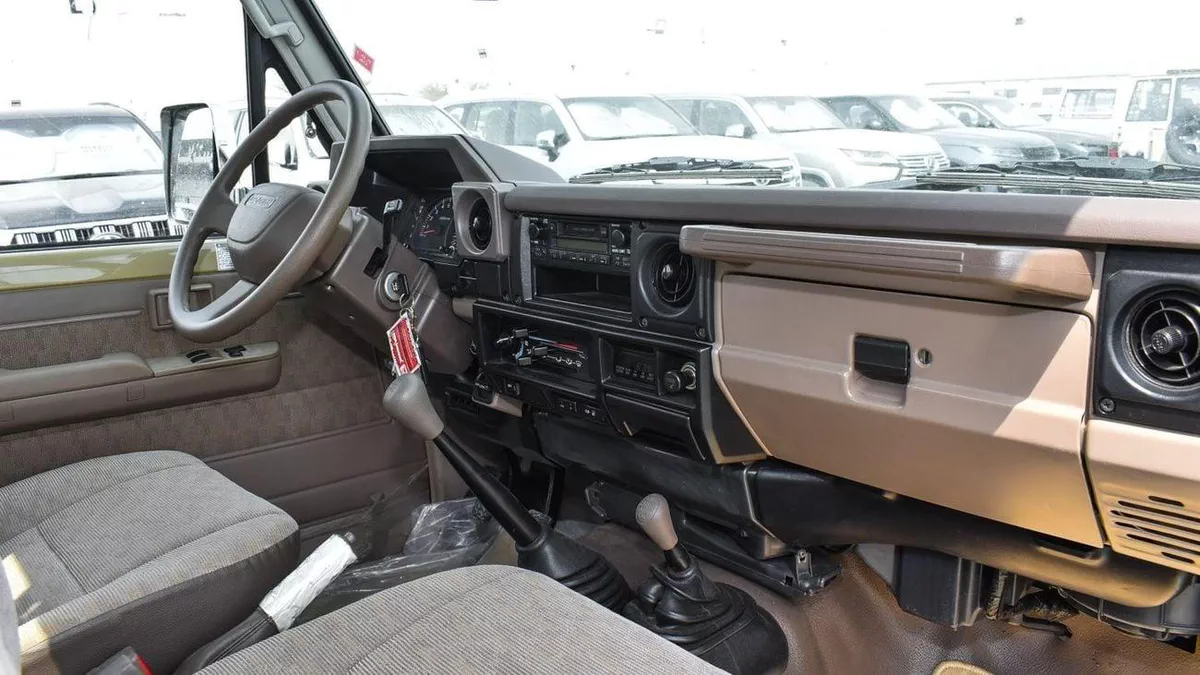 Toyota Land Cruiser Pick Up Classic  4.5L V8  Double Tank-4-0