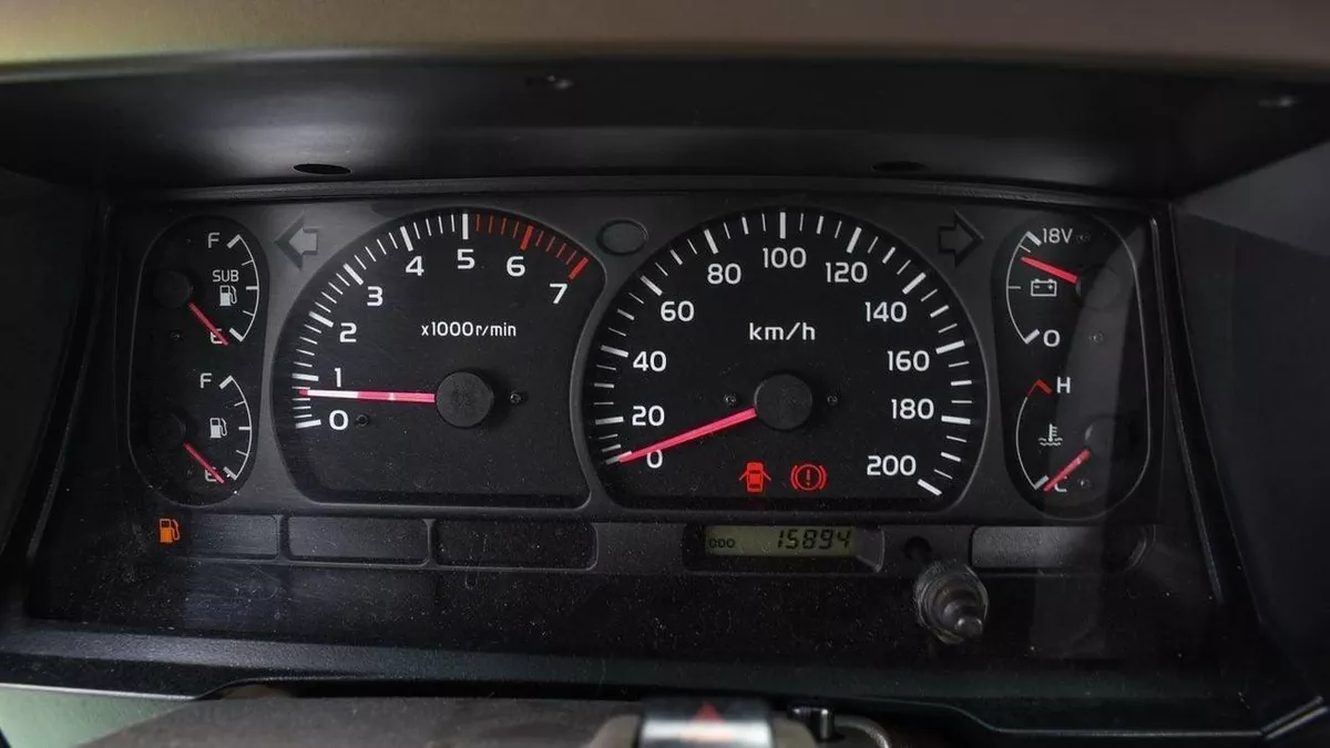 Toyota Land Cruiser Pick Up Classic  4.5L V8  Double Tank-7-0