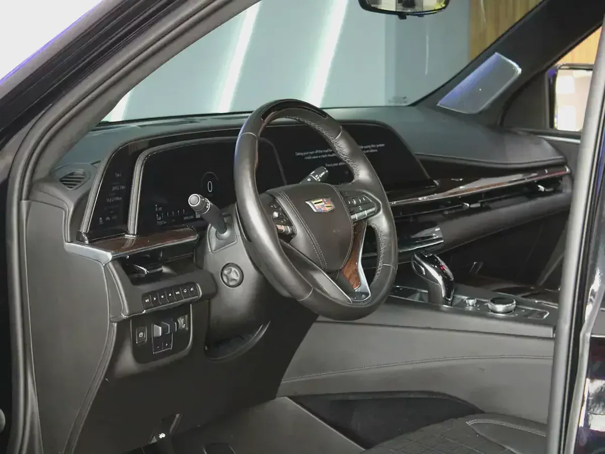2022 - Cadillac Escalade Sport Platinum-9-9