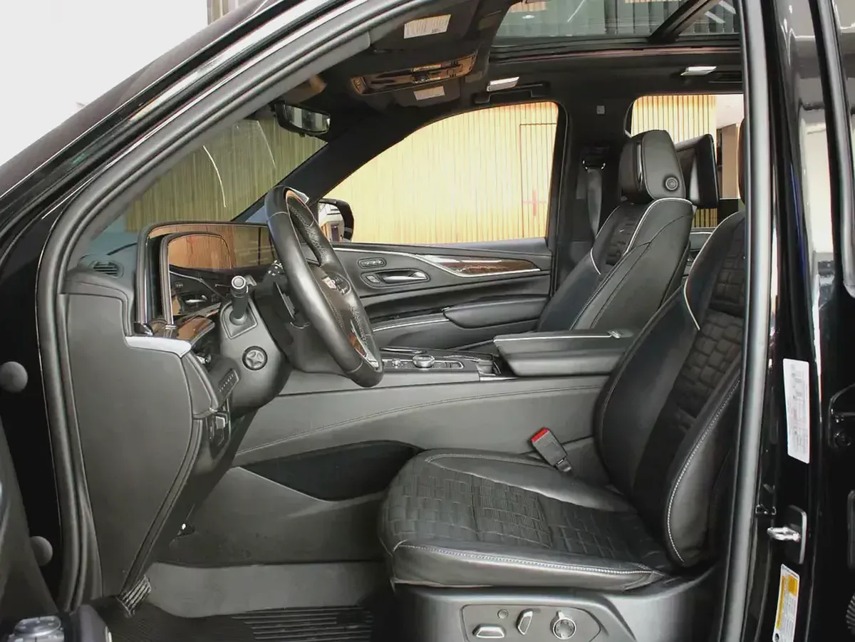 2022 - Cadillac Escalade Sport Platinum-10-10