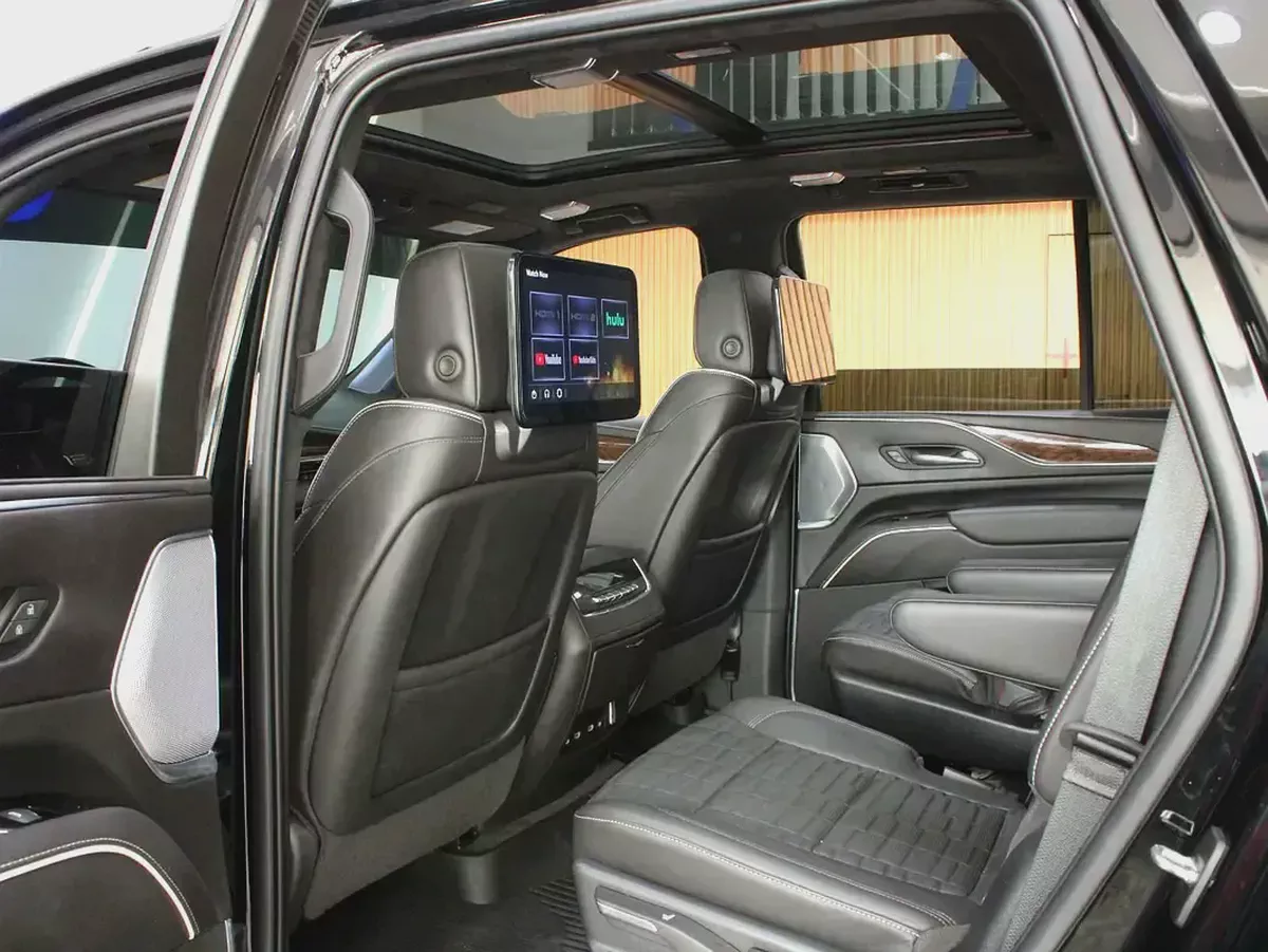 2022 - Cadillac Escalade Sport Platinum-13-13
