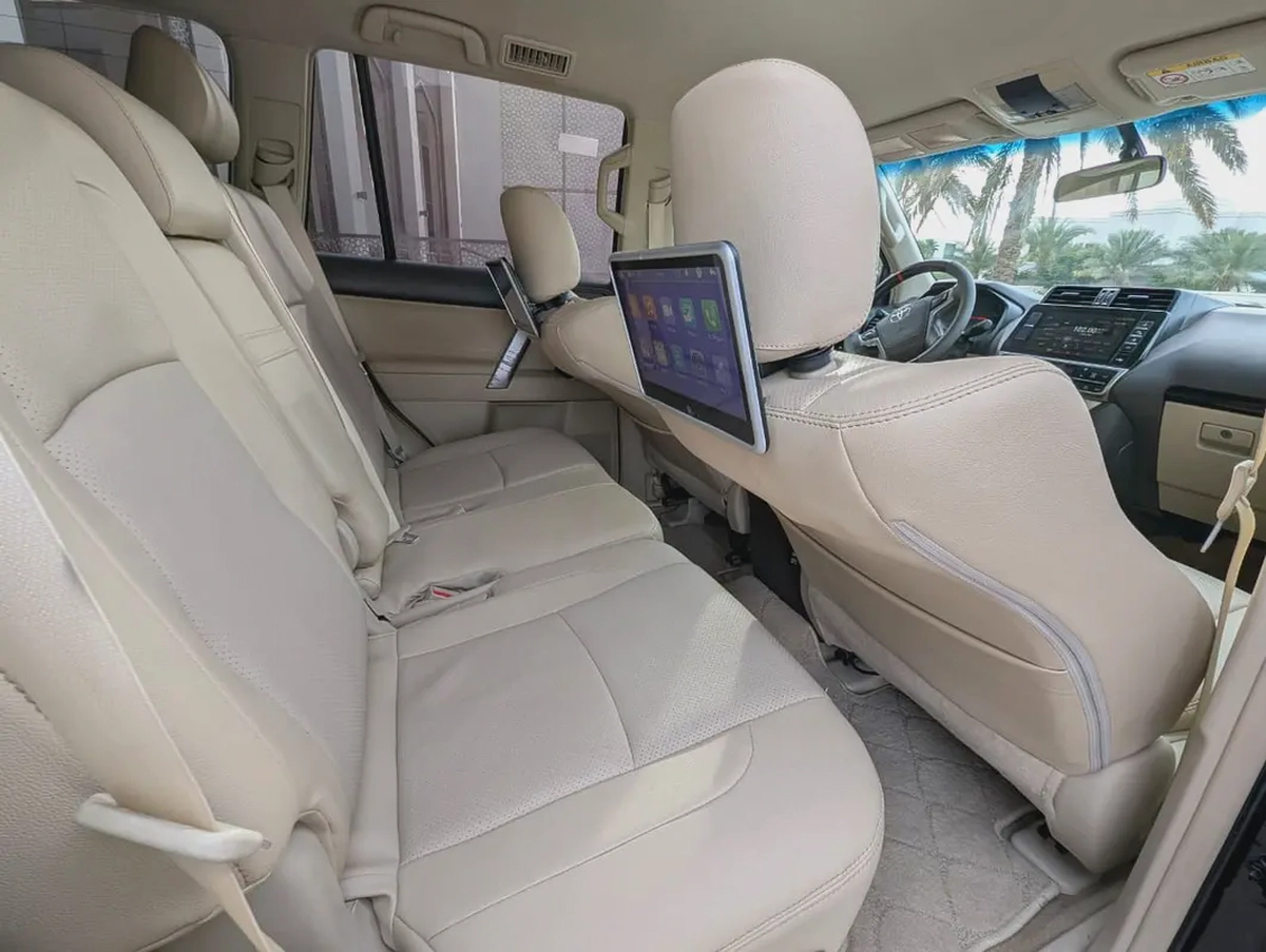 Toyota Prado TXL 2021 - V4 2.7L - GCC Specs - Excellent Condition-4-4