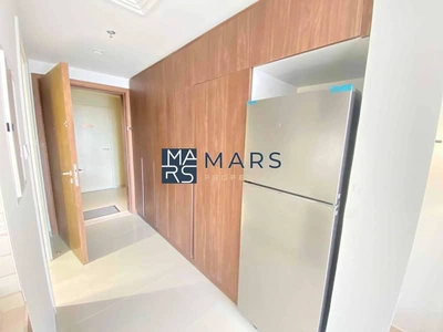 The Lavish Fully Furnished Studio For Rent in Uptown-8