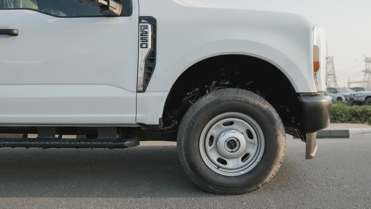 2024 Ford F250 XL 6.8L AT Petrol-6-6