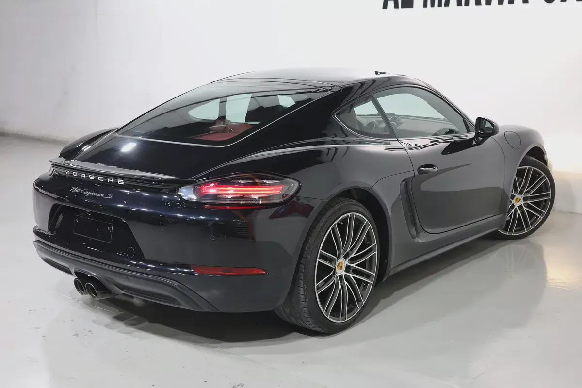 Porsche Cayman S 2018 | GCC Specs | FULL SERVICE HISTORY I PERFECT CONDATION I ACCIDENTS FREE-2-2