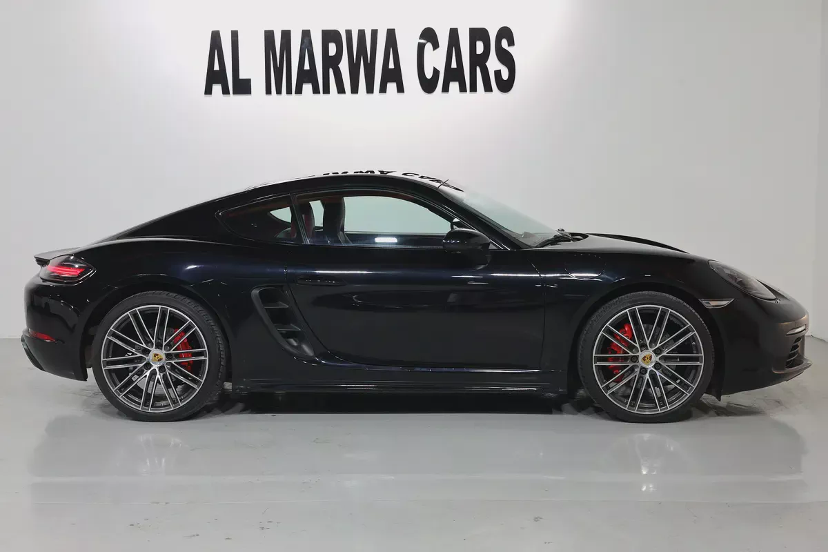 Porsche Cayman S 2018 | GCC Specs | FULL SERVICE HISTORY I PERFECT CONDATION I ACCIDENTS FREE-6-6