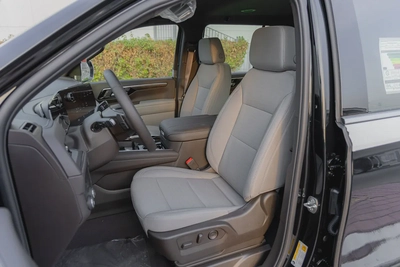 Chevrolet Tahoe | 2WD LS | V8 5.3L SUV RWD | GCC | 2026 (Export)-10