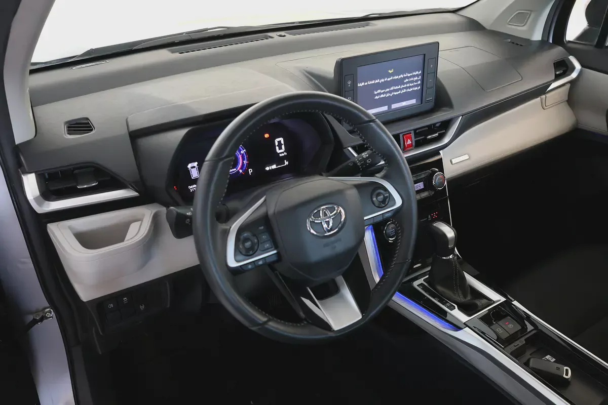 Toyota Veloz GX 2025 GCC Specs-16000km-brand new-9-9