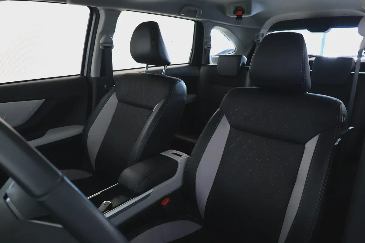 Toyota Veloz GX 2025 GCC Specs-16000km-brand new-10-10