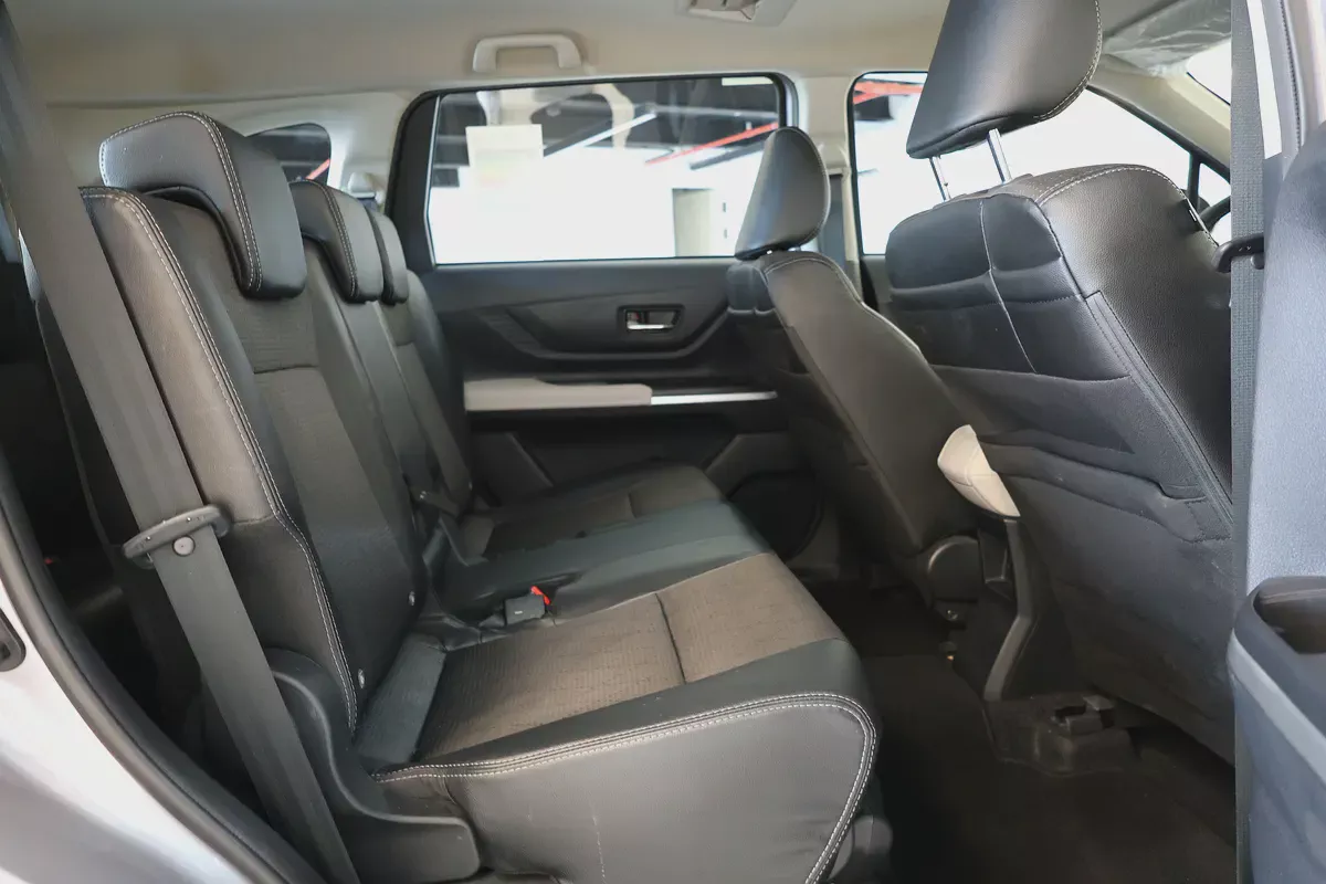 Toyota Veloz GX 2025 GCC Specs-16000km-brand new-16-16