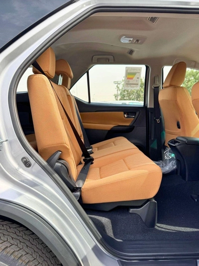 Toyota Fortuner EXR FORTUNER || 2.7L PETROL V4 / FABRIC SEATS / MANUAL AC (CODE # FPMB)-9