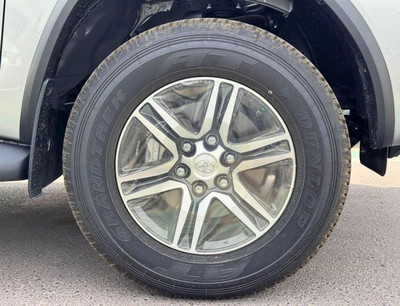 Toyota Fortuner EXR FORTUNER || 2.7L PETROL V4 / FABRIC SEATS / MANUAL AC (CODE # FPMB)-5