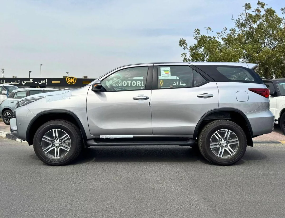 Toyota Fortuner EXR FORTUNER || 2.7L PETROL V4 / FABRIC SEATS / MANUAL AC (CODE # FPMB)-1-0