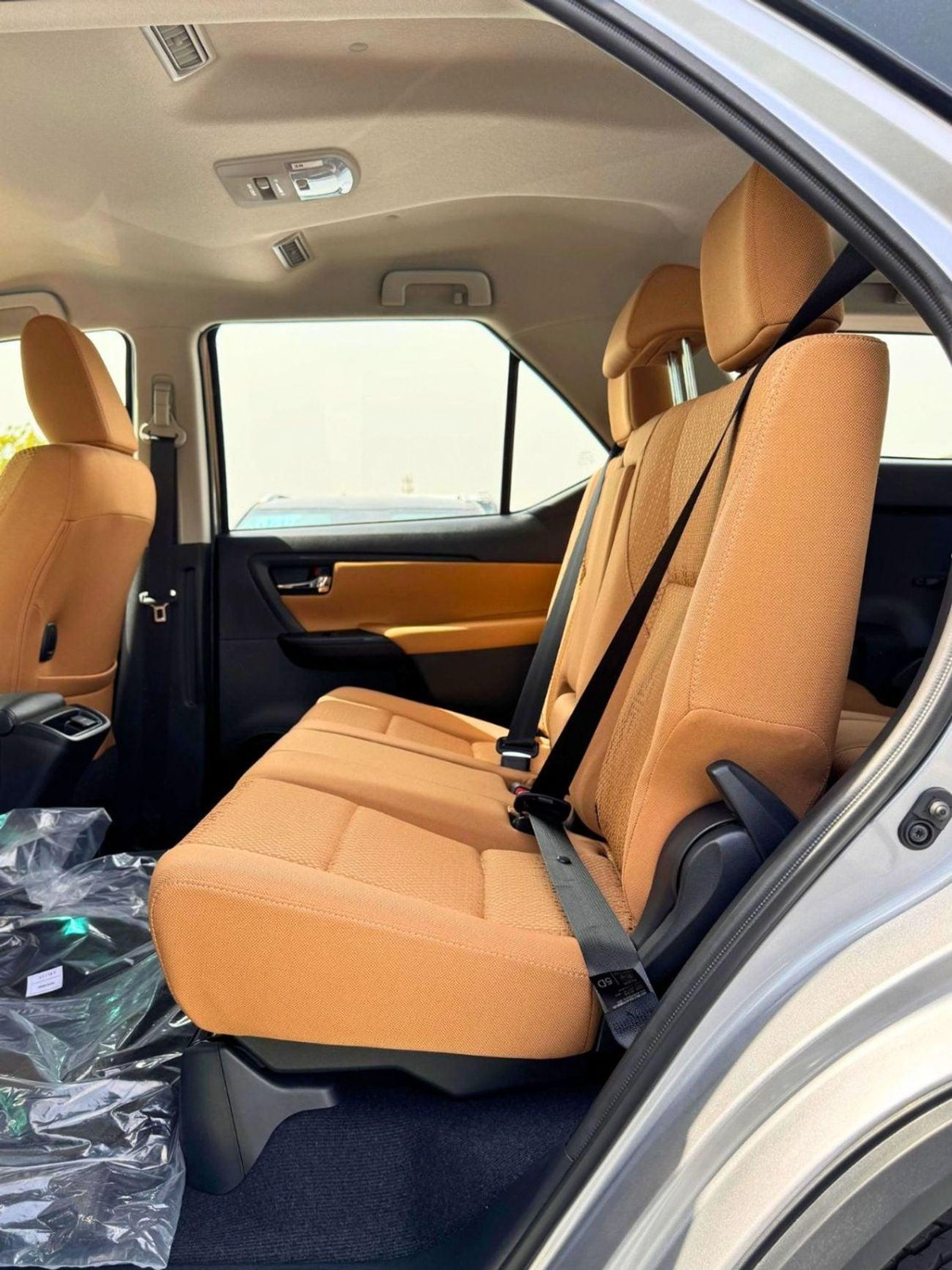 Toyota Fortuner EXR FORTUNER || 2.7L PETROL V4 / FABRIC SEATS / MANUAL AC (CODE # FPMB)-8-0