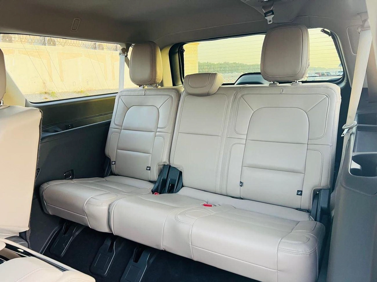 Lincoln Navigator Reserve 3.5L-7-7