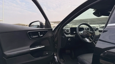 Mercedes C200 2023 Low mileage-5