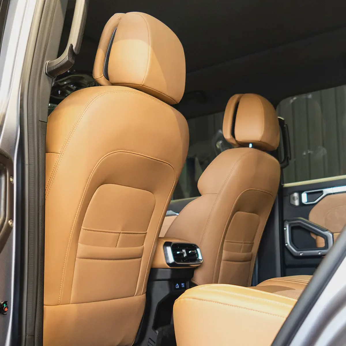 AED 2,164 P.M • 0% Downpayment • Jetour T2 • 1 Year Warranty-13-13