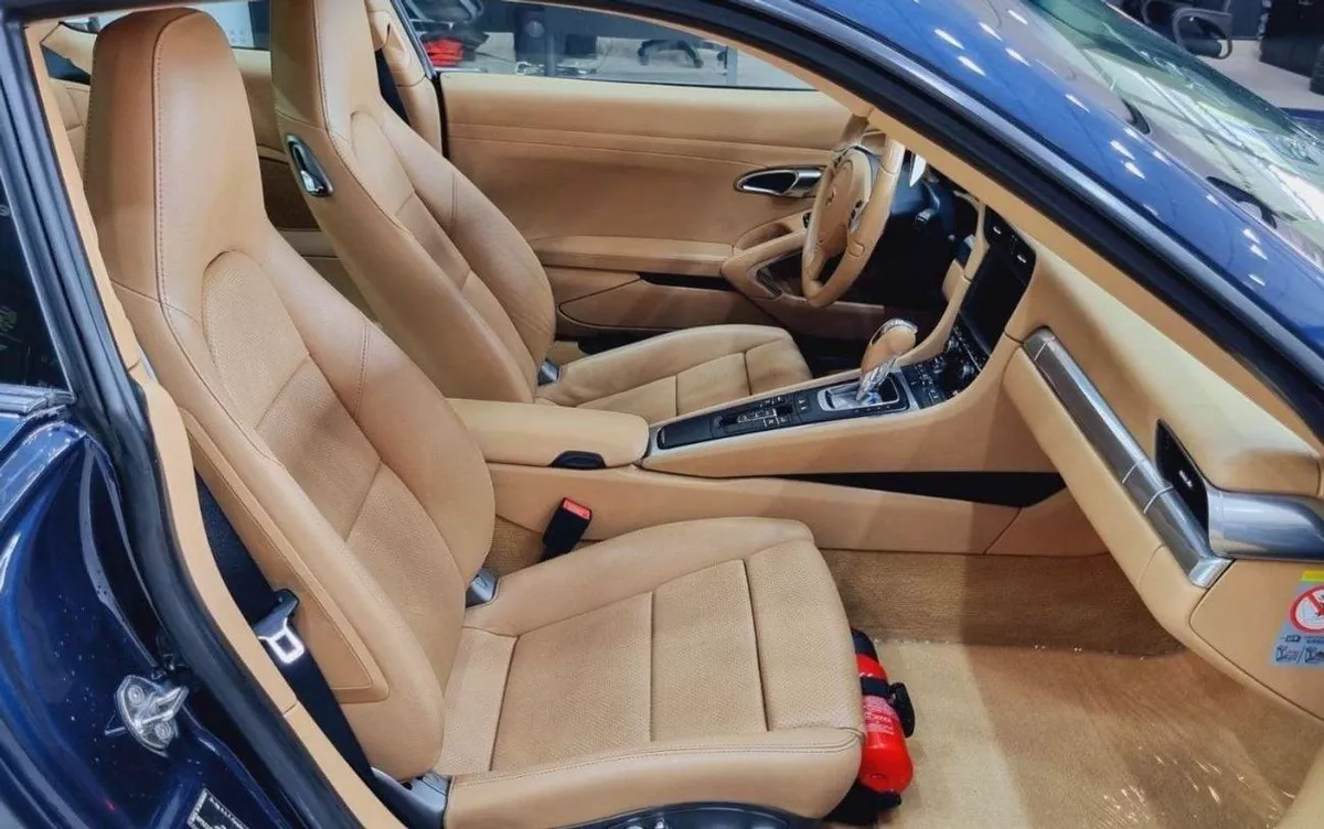 Porsche 911 CARRERA PORSCHE CARRERA 2013 GCC WITH 68K KM FULL PORSCHE SERVICE HISTORY IN GOOD CONDITION FOR 220K AED-15-0