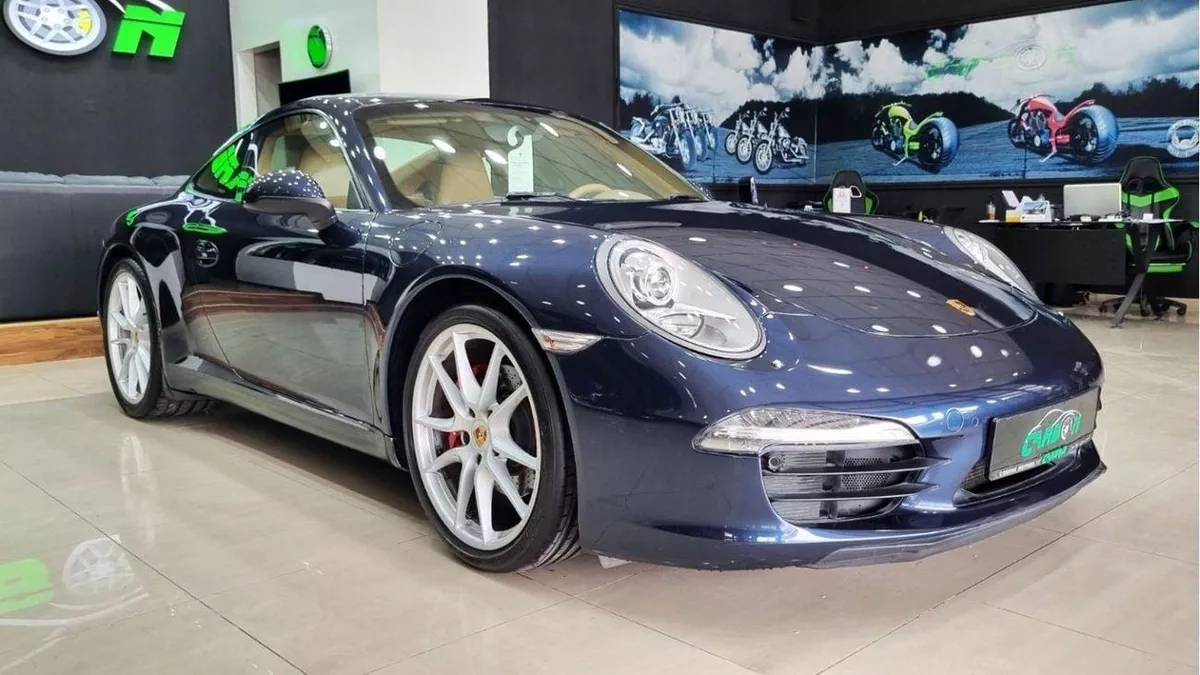 Porsche 911 CARRERA PORSCHE CARRERA 2013 GCC WITH 68K KM FULL PORSCHE SERVICE HISTORY IN GOOD CONDITION FOR 220K AED-2-0
