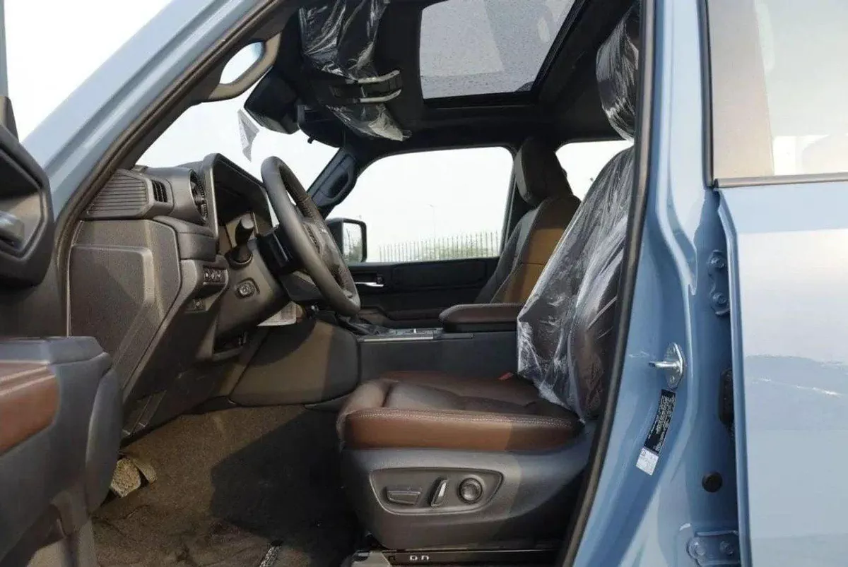 Toyota Prado VXR PRADO FULL OPTION PETROL VXR 2.4T-10-0