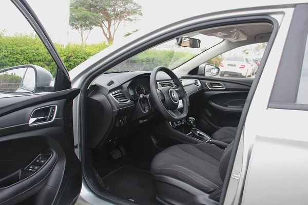 2023 MG 5 GCC | 1.5L | (415 x 60) Loan Minimum salary 4,000*| Warranty|