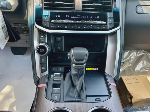 TOYOTA LAND CRUISER VX 3.5 HUBRID MODEL 2026