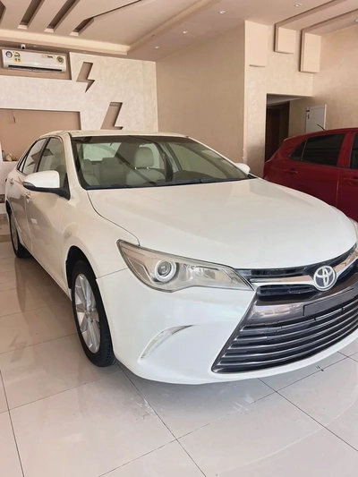 GCC Specs Toyota Camry SE 2017 - Excellent Condition-2