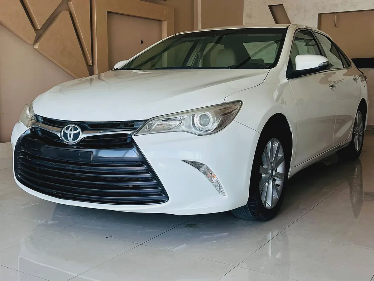 GCC Specs Toyota Camry SE 2017 - Excellent Condition-3-3