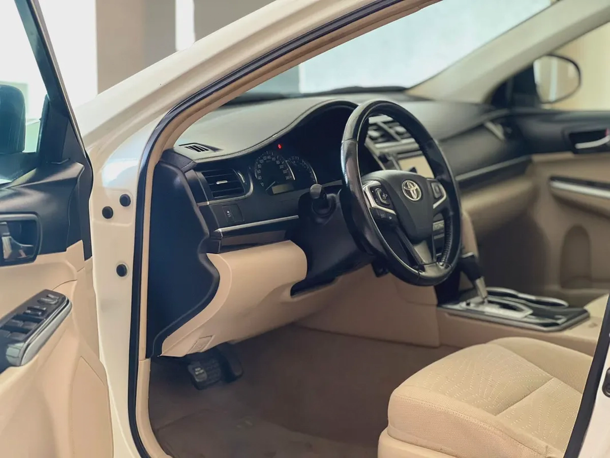 GCC Specs Toyota Camry SE 2017 - Excellent Condition-15-15