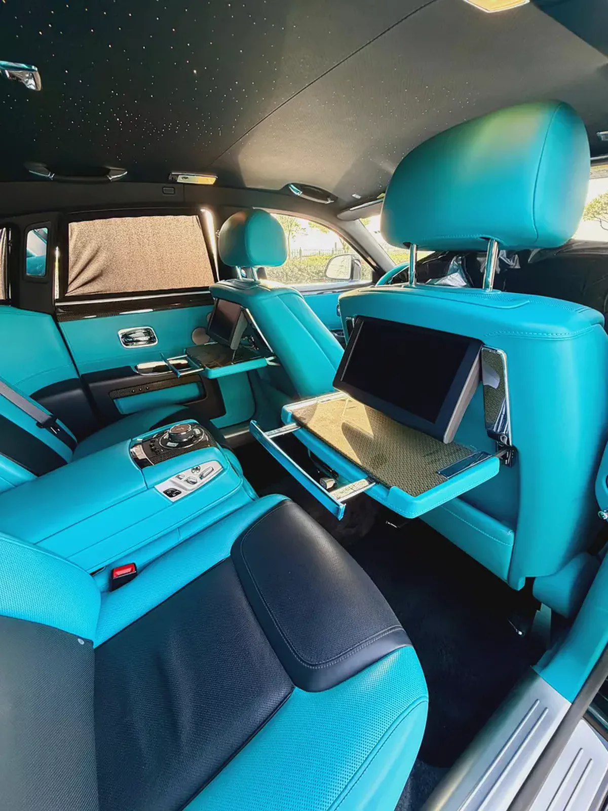 2018 Rolls-Royce Ghost EWB | Black Badge｜GCC Specs | Ultimate Luxury-10-10